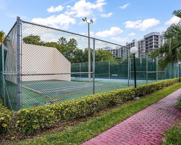 413 Leslie Dr, Hallandale Beach, FL 33009