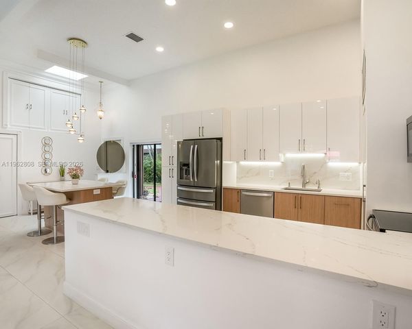 413 Leslie Dr, Hallandale Beach, FL 33009