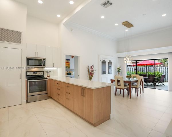 413 Leslie Dr, Hallandale Beach, FL 33009