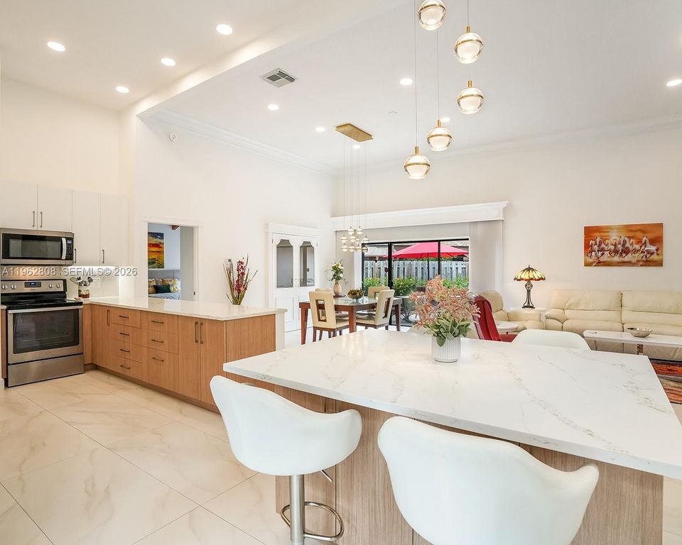 413 Leslie Dr, Hallandale Beach, FL 33009