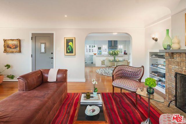 513 N Mansfield Avenue, Los Angeles, CA 90036