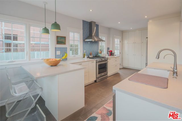 513 N Mansfield Avenue, Los Angeles, CA 90036