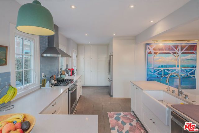 513 N Mansfield Avenue, Los Angeles, CA 90036