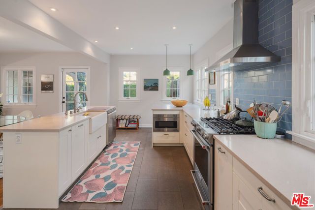 513 N Mansfield Avenue, Los Angeles, CA 90036