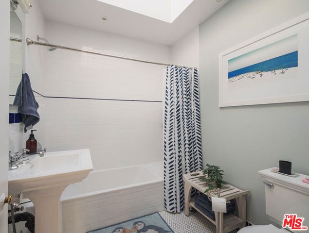 513 N Mansfield Avenue, Los Angeles, CA 90036