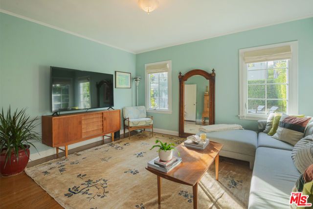 513 N Mansfield Avenue, Los Angeles, CA 90036