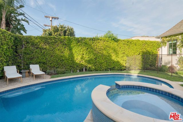 513 N Mansfield Avenue, Los Angeles, CA 90036