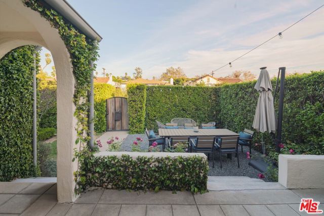 513 N Mansfield Avenue, Los Angeles, CA 90036