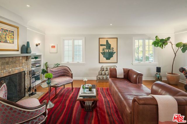 513 N Mansfield Avenue, Los Angeles, CA 90036