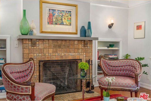 513 N Mansfield Avenue, Los Angeles, CA 90036