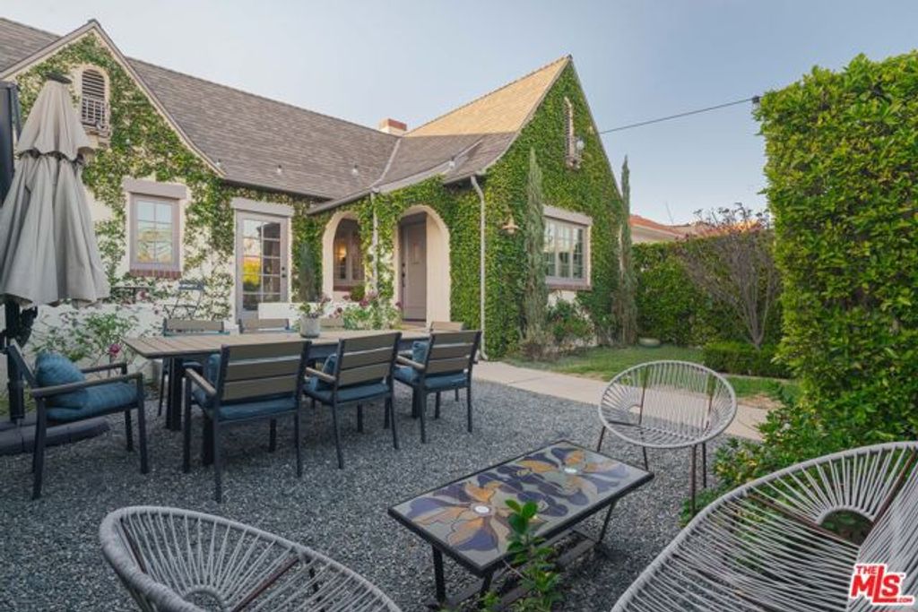 513 N Mansfield Avenue, Los Angeles, CA 90036