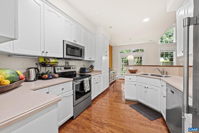 363 GRAYROCK DR, Crozet, VA 22932