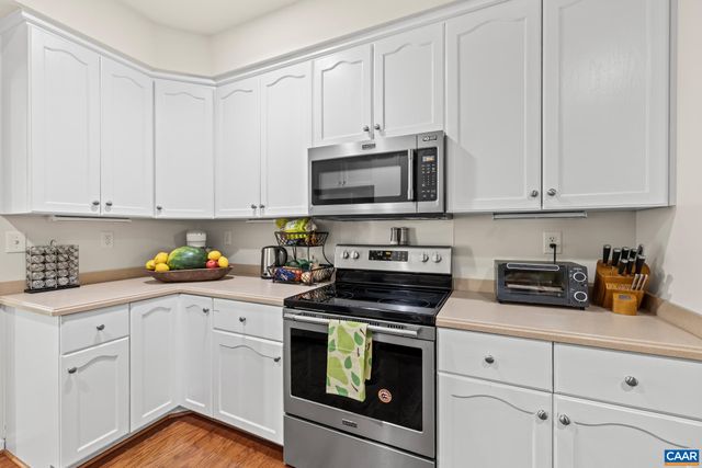 363 GRAYROCK DR, Crozet, VA 22932