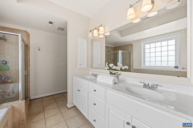 363 GRAYROCK DR, Crozet, VA 22932