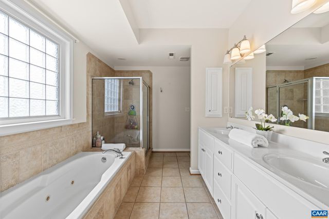 363 GRAYROCK DR, Crozet, VA 22932
