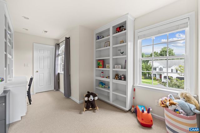 363 GRAYROCK DR, Crozet, VA 22932