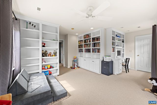 363 GRAYROCK DR, Crozet, VA 22932