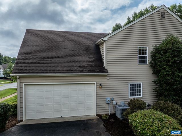 363 GRAYROCK DR, Crozet, VA 22932