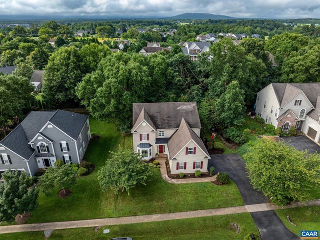 363 GRAYROCK DR, Crozet, VA 22932