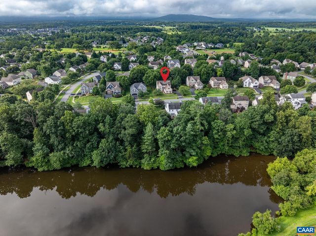 363 GRAYROCK DR, Crozet, VA 22932
