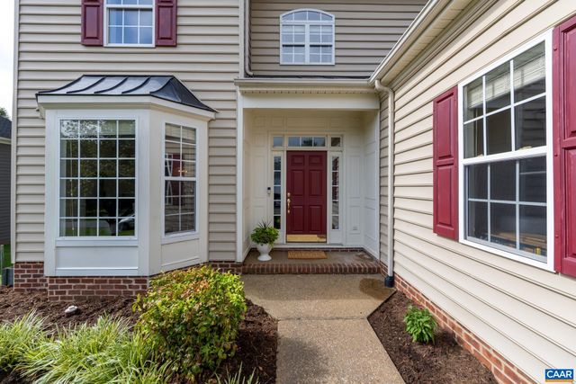 363 GRAYROCK DR, Crozet, VA 22932