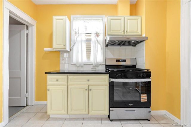 69-27 Manse Street, Forest Hills, NY 11375