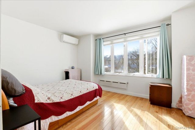 69-27 Manse Street, Forest Hills, NY 11375