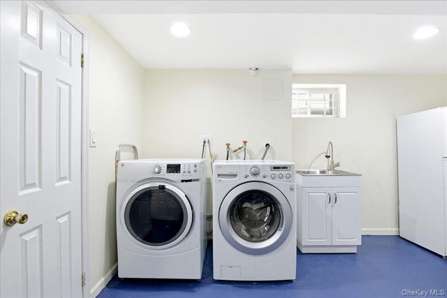 69-27 Manse Street, Forest Hills, NY 11375