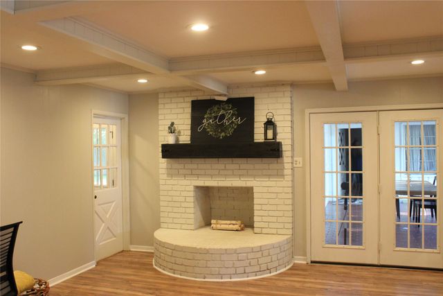 4900 Lake Hurst Drive, Waco, TX 76710