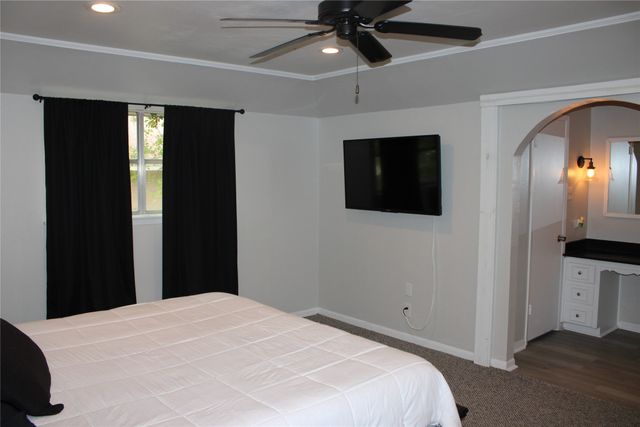 4900 Lake Hurst Drive, Waco, TX 76710