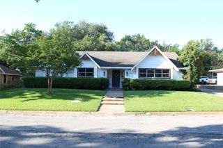 4900 Lake Hurst Drive, Waco, TX 76710