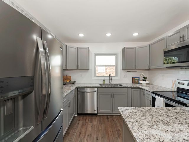 4014 Fieldcrest Road, Charlotte, NC 28217