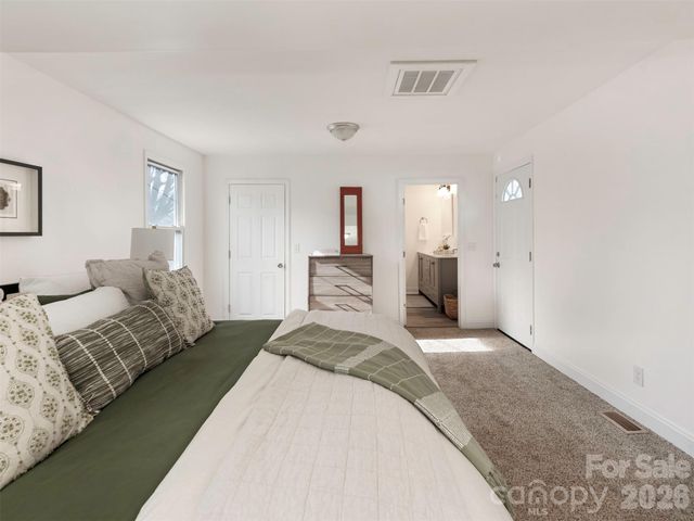 4014 Fieldcrest Road, Charlotte, NC 28217