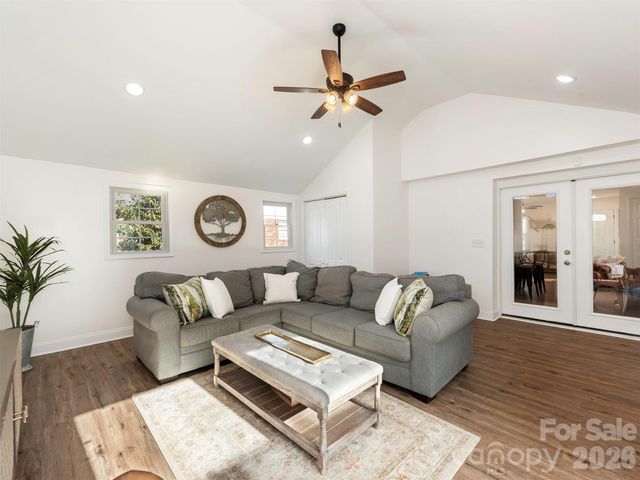 4014 Fieldcrest Road, Charlotte, NC 28217