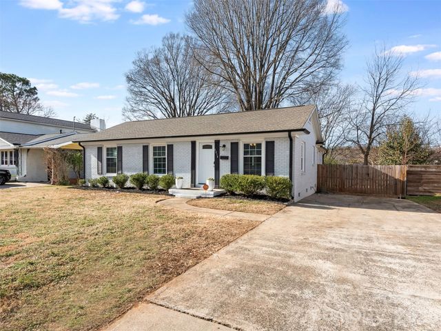 4014 Fieldcrest Road, Charlotte, NC 28217