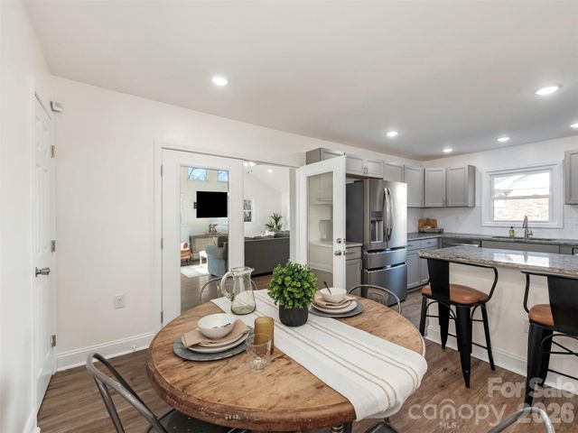 4014 Fieldcrest Road, Charlotte, NC 28217