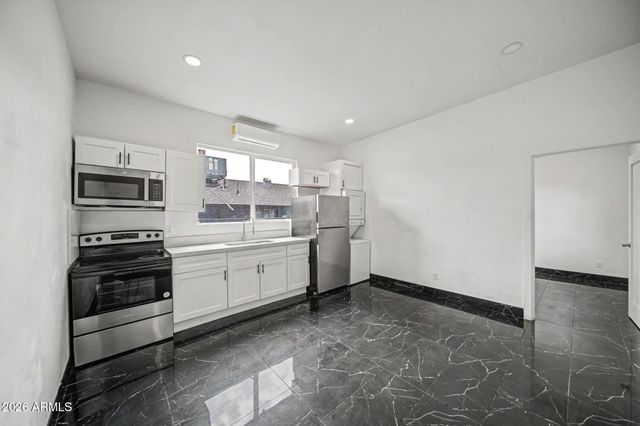 4020 S 15TH Street, Phoenix, AZ 85040