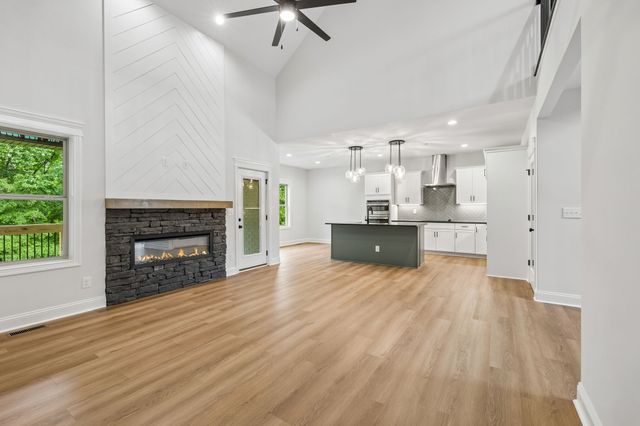 353 Young Lane, Pleasant View, TN 37146