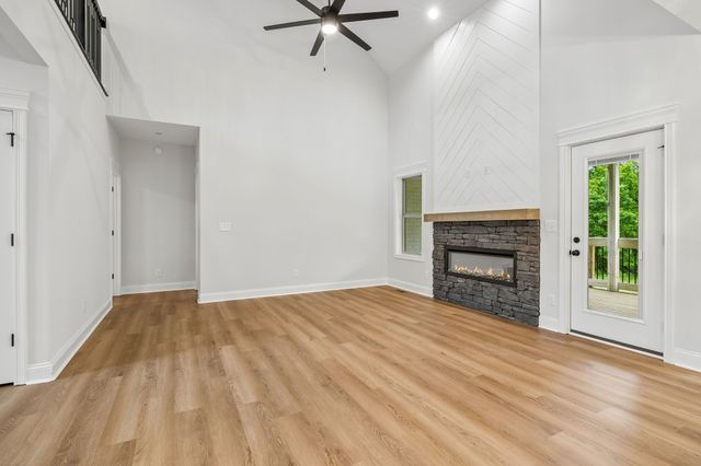 353 Young Lane, Pleasant View, TN 37146