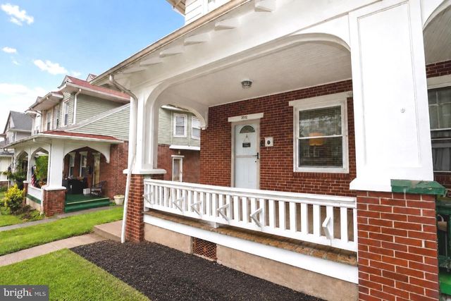 2012 BELLEVUE RD, Harrisburg, PA 17104