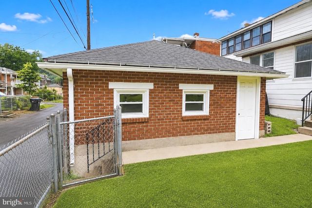 2012 BELLEVUE RD, Harrisburg, PA 17104