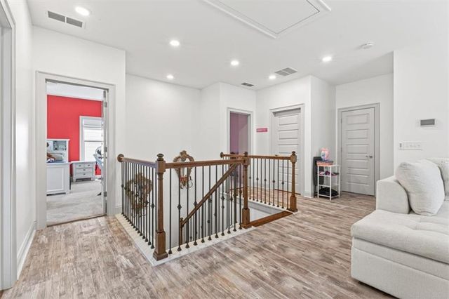 123 Grove View Road, Woodstock, GA 30189