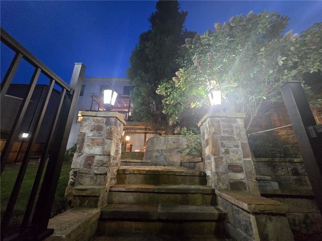 123 Grove View Road, Woodstock, GA 30189