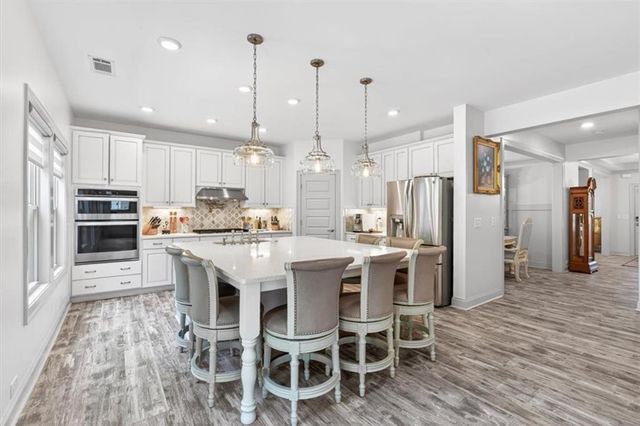 123 Grove View Road, Woodstock, GA 30189