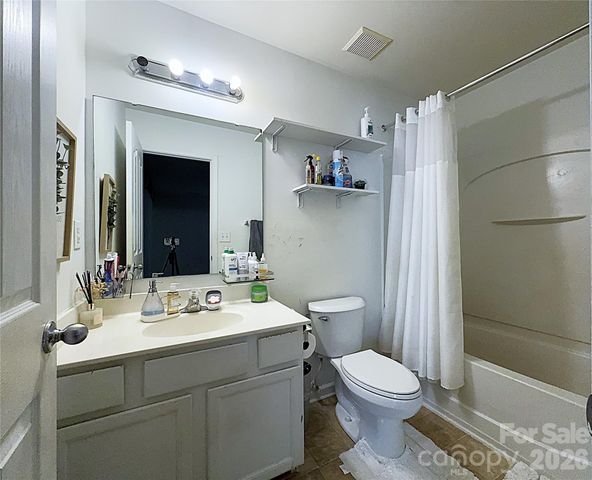 8703 Earthenware Drive, Charlotte, NC 28269