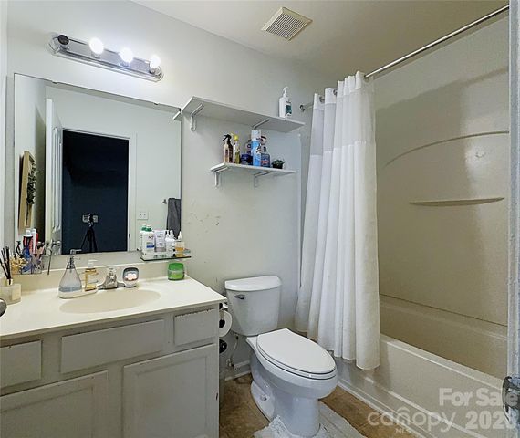 8703 Earthenware Drive, Charlotte, NC 28269