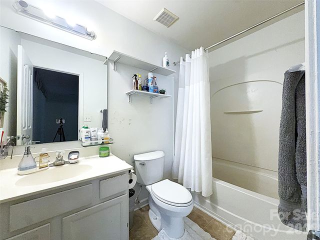 8703 Earthenware Drive, Charlotte, NC 28269
