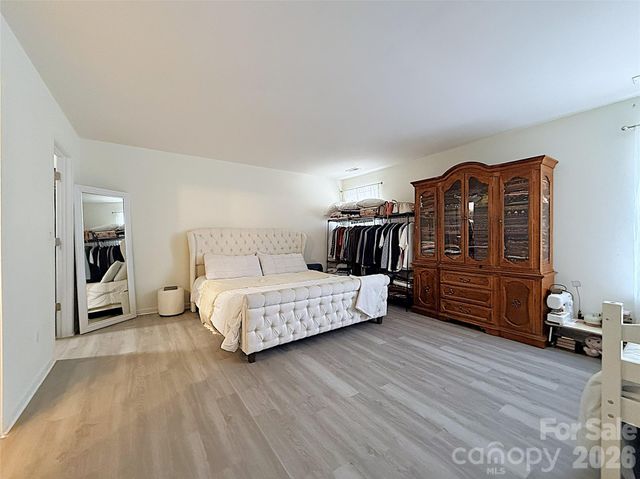 8703 Earthenware Drive, Charlotte, NC 28269