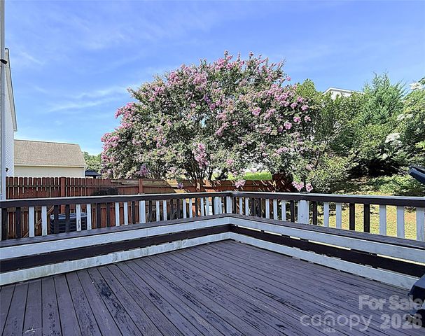 8703 Earthenware Drive, Charlotte, NC 28269