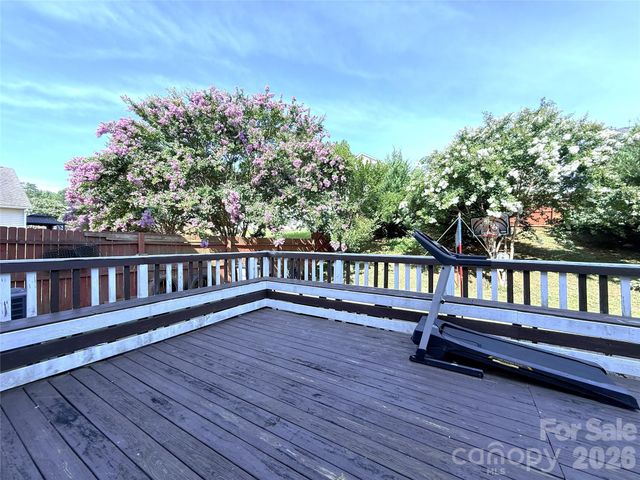 8703 Earthenware Drive, Charlotte, NC 28269